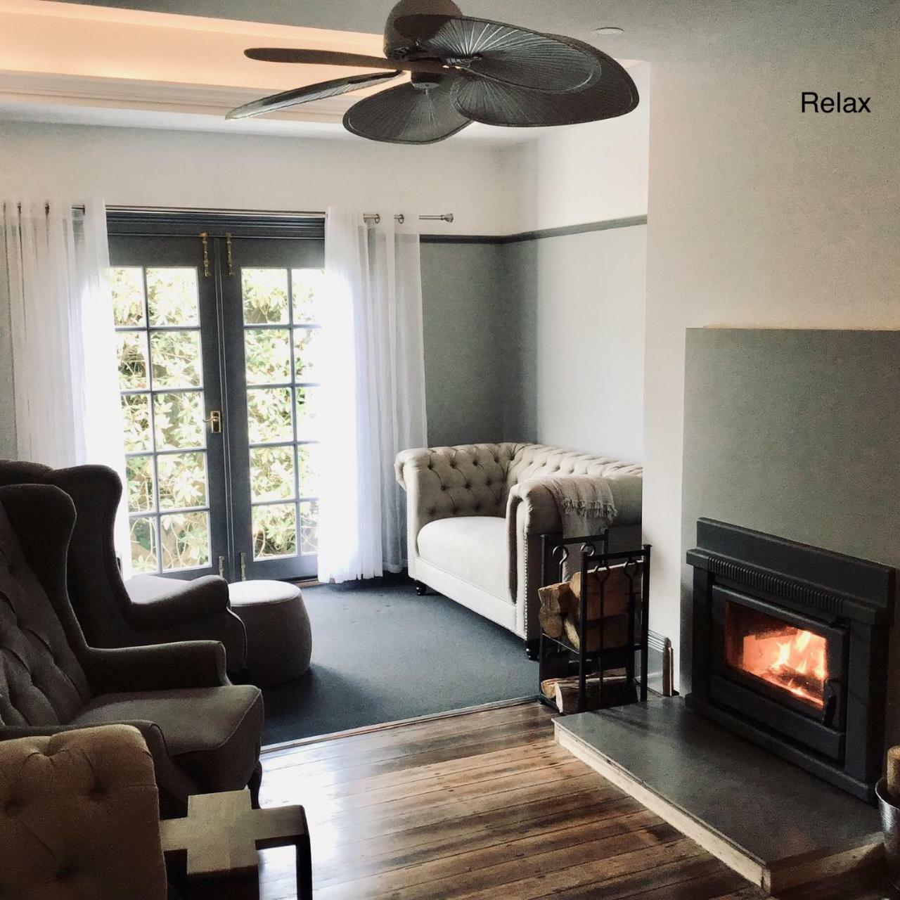 Harrison House Bed & Breakfast สตรอน ภายนอก รูปภาพ