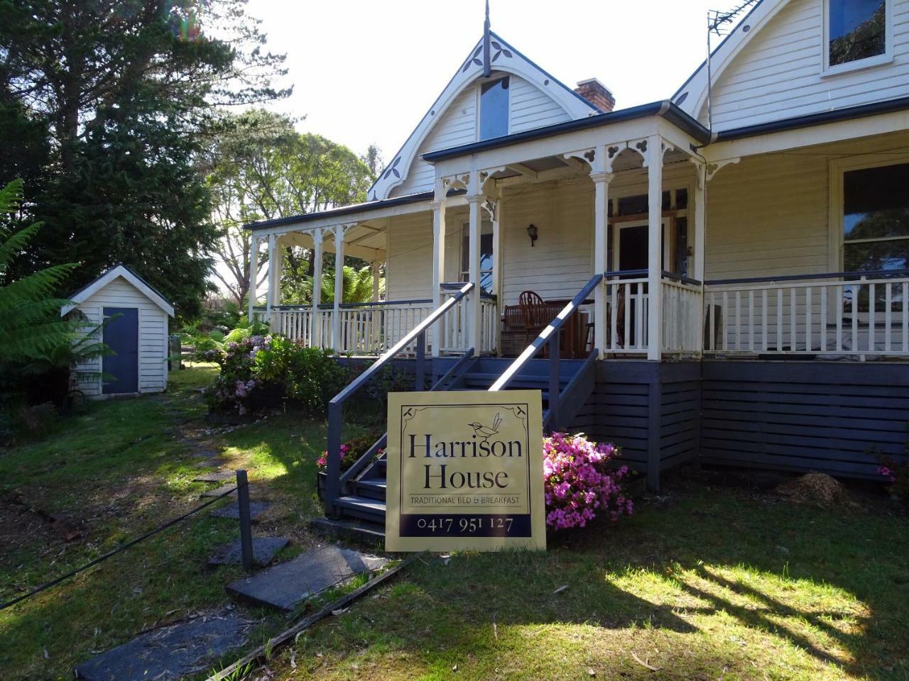 Harrison House Bed & Breakfast สตรอน ภายนอก รูปภาพ